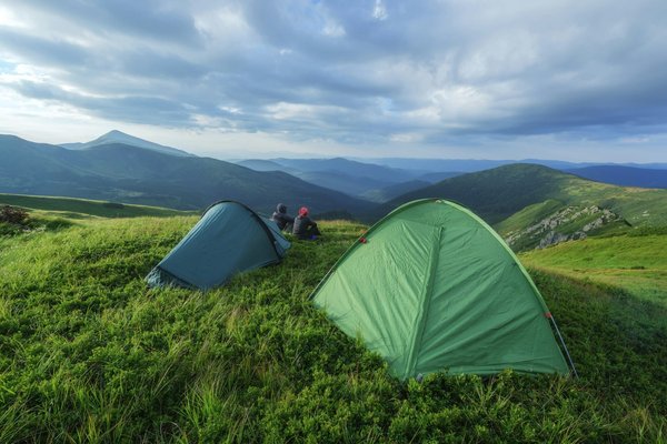 Comment choisir une tente pour un camping en région de haute montagne en automne?